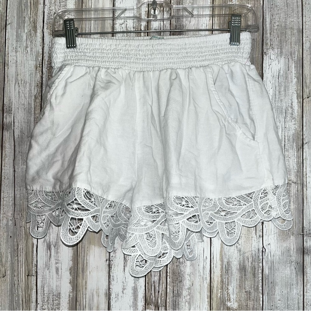 American Eagle White Lace Bottom Linen Blend Shorts - Picture 1 of 5